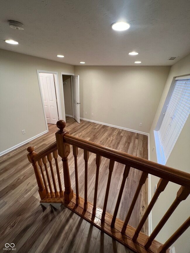 Building Photo - 3522 N Golden Gate Dr