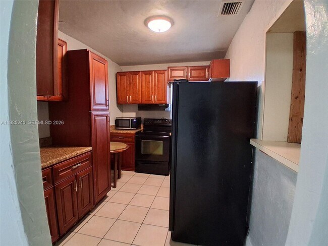 Building Photo - 880 NW 129th St