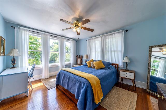 Building Photo - 215 S Montclair Ave