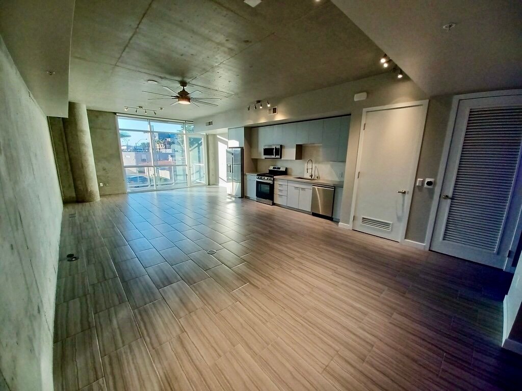 Building Photo - 353 E Bonneville Ave