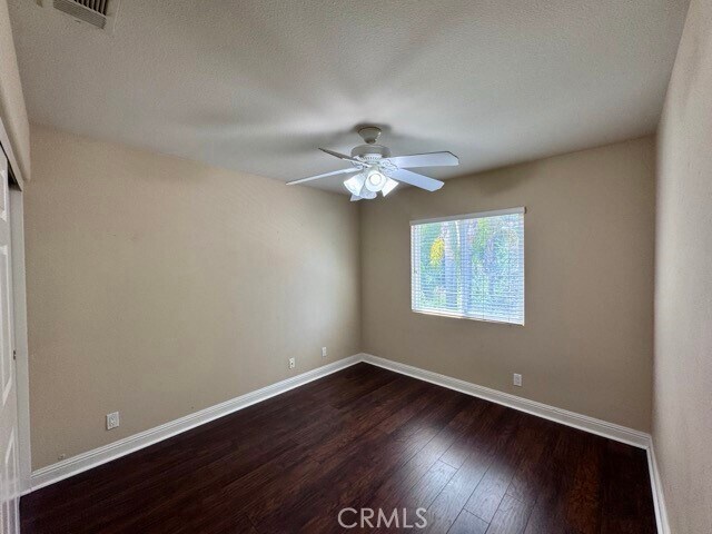 Building Photo - 30997 Oakhill Dr