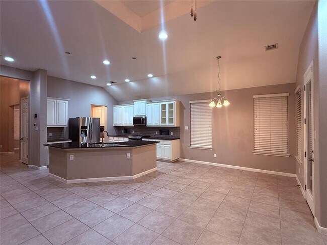 Building Photo - 112 E Adelanta Place