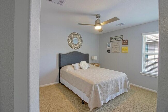 Building Photo - 99 Sagamore Ridge Pl
