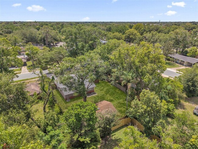 Building Photo - 518 Lavon Dr