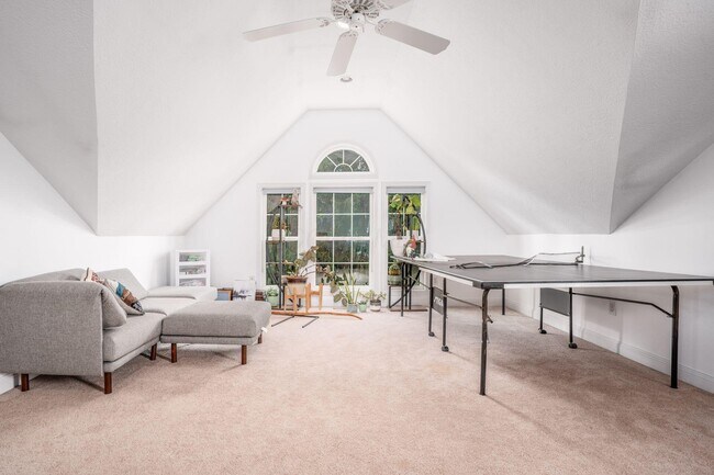 Building Photo - 7179 Fernridge Dr
