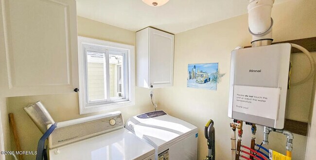 Building Photo - 1022 S Green St