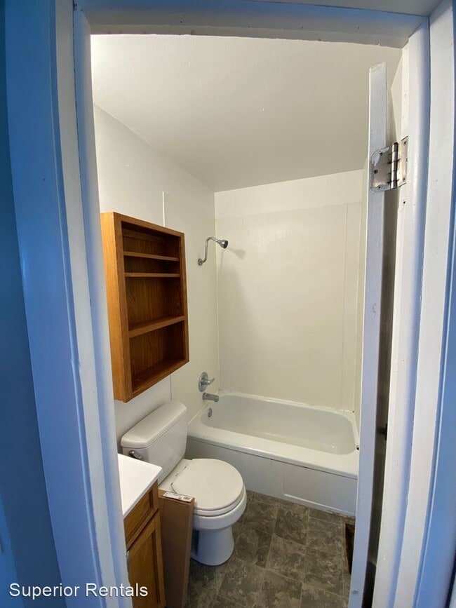 Building Photo - 3 br, 1 bath House - 1004 Oswego Street