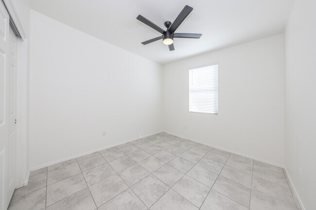 Building Photo - 4466 S Sunrise Bluff Way