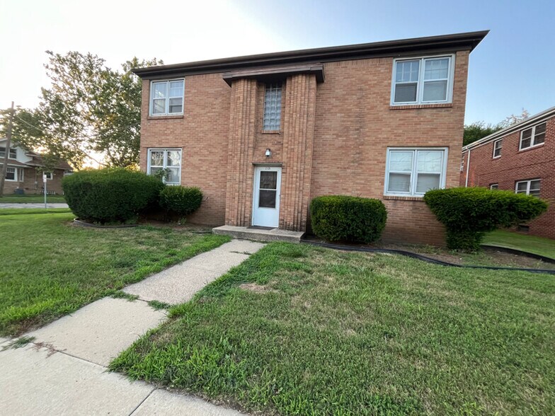 Primary Photo - 2125 Auburn St
