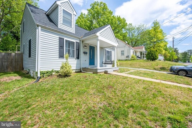 Building Photo - 2416 Fort Dr