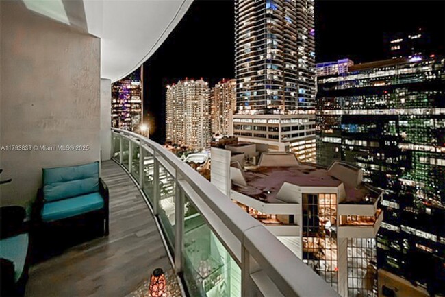 Building Photo - 951 Brickell Ave