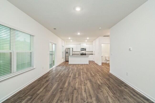 Building Photo - 944 Utopia Ln