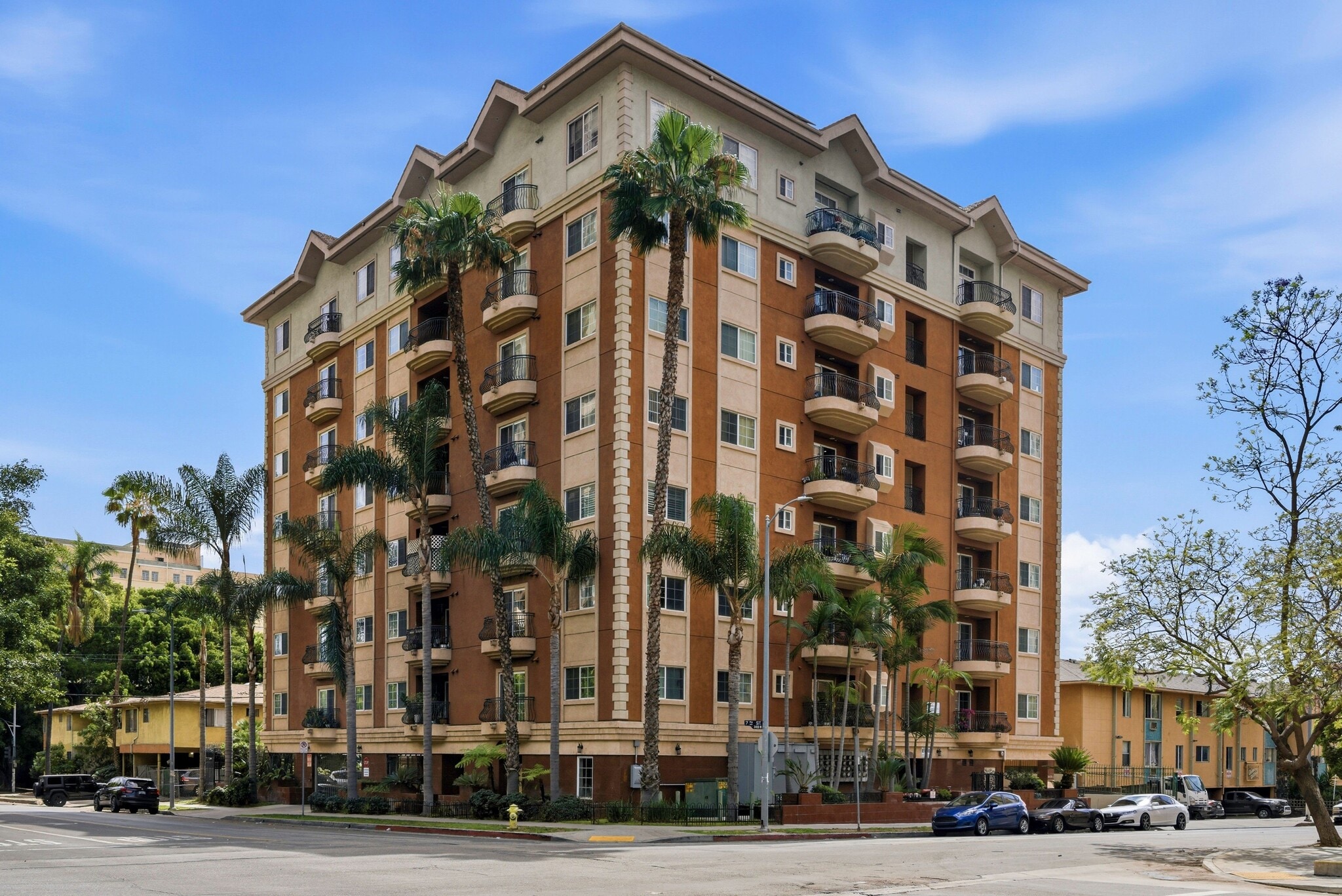Building Photo - 700 S Ardmore Ave