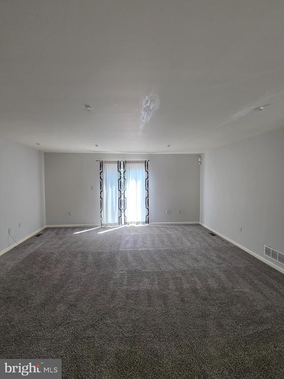Building Photo - 211 7th Ave