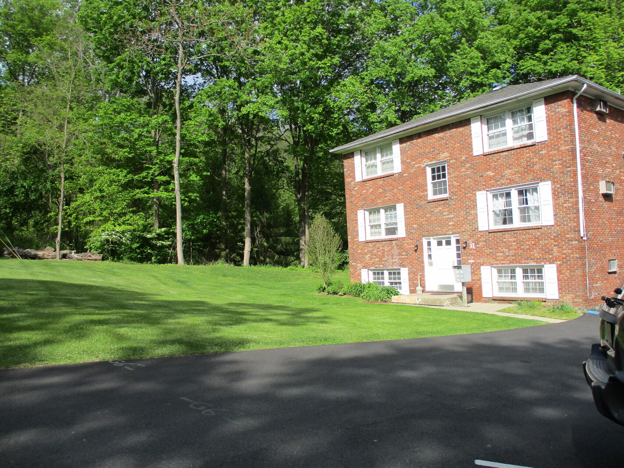 Building Photo - 11 Old Allamuchy Rd