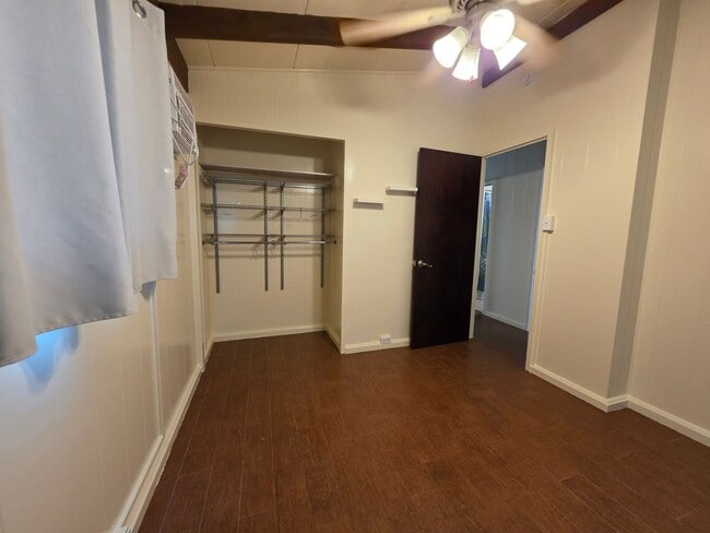 Building Photo - AVAILABLE NOW! 3 bed, 1.5 bath with 2 parking in Kailua.