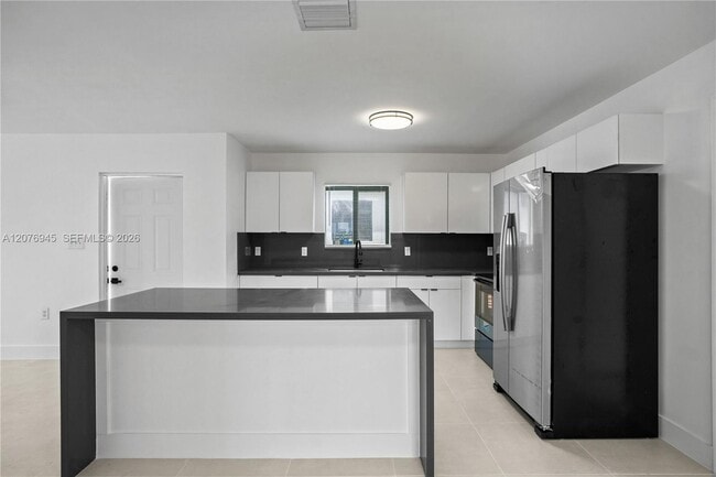 Building Photo - 5819 NW 30th Ave