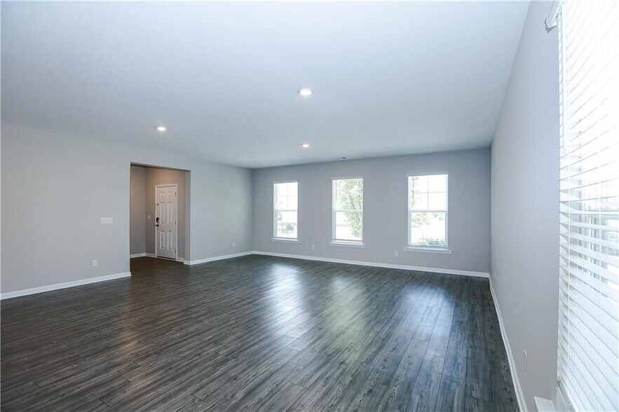 Building Photo - 4355 Magpie Dr