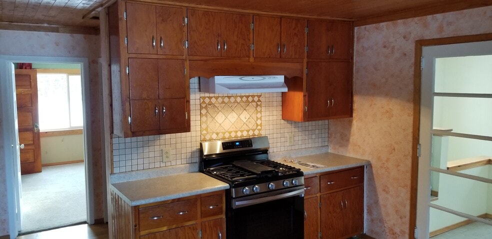 New Range/Oven/ Air Fryer - 1596 Schmidt Rd