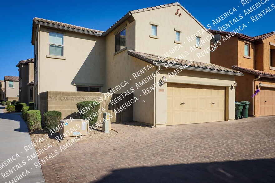 Building Photo - 3625 E Zachary Dr