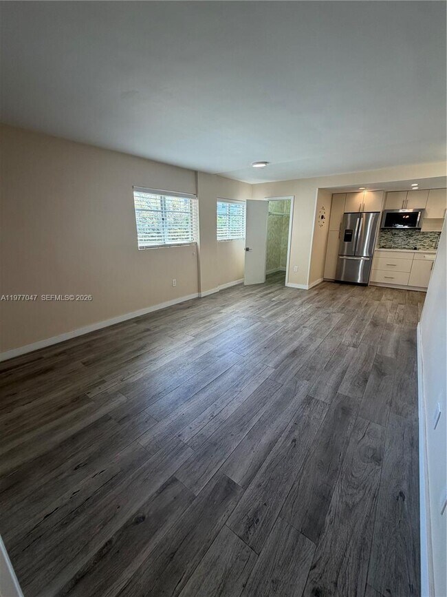 Building Photo - 1340 Lincoln Rd