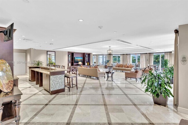 Building Photo - 20000 E Country Club Dr