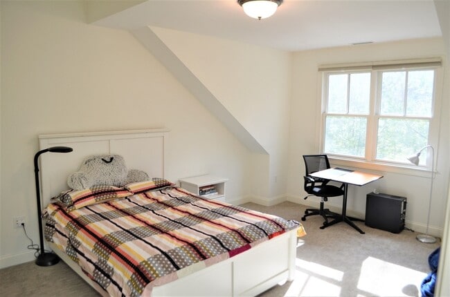 Building Photo - 92 Johnson Woods Dr