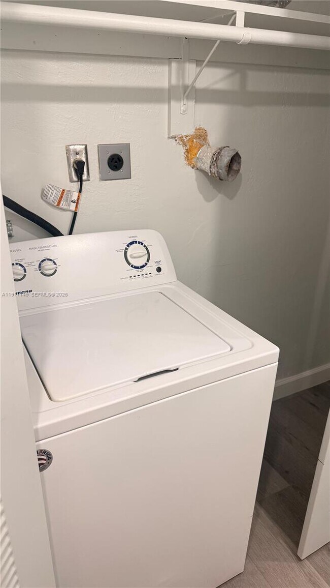 Building Photo - 7400 Miami Lakes Dr