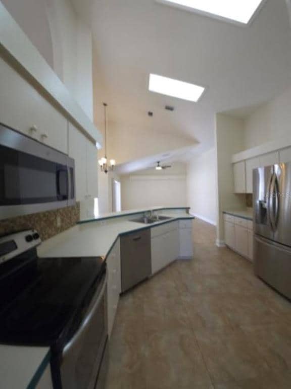 Building Photo - 18005 Palm Breeze Dr