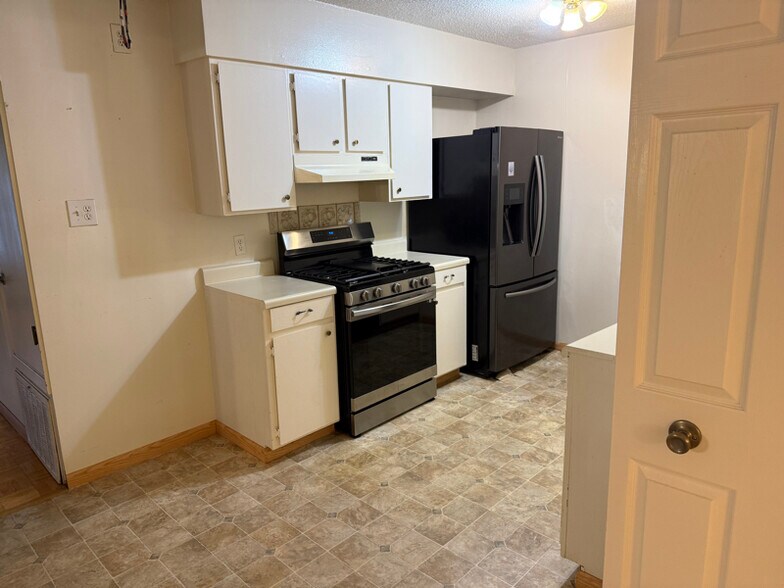 Building Photo - 2225 Loreco St