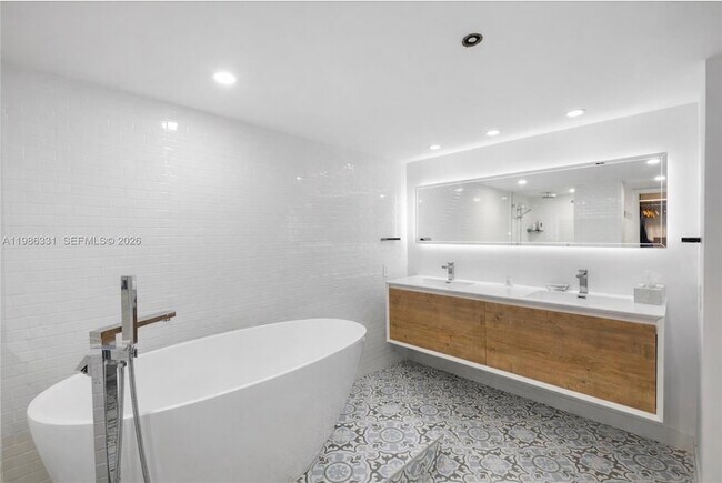 Building Photo - 4000 Towerside Terrace