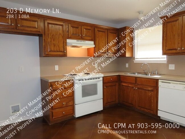 Building Photo - 203 Memory Ln