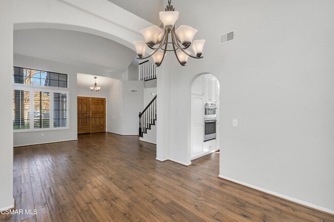 Building Photo - 487 Bernini Ct