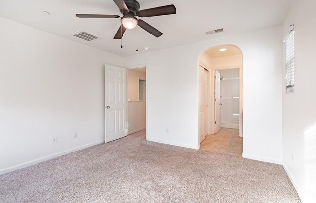 Building Photo - Clovis Loma Vista  3 Bedroom/2.5 Bath Home For Lease