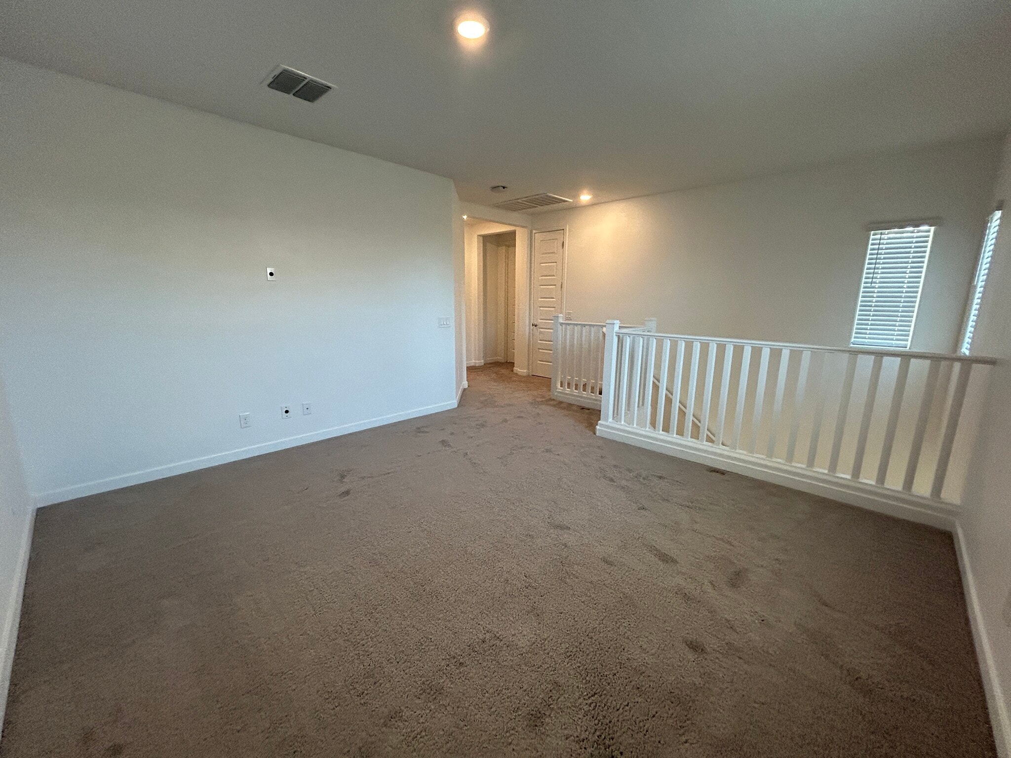 Building Photo - 1168 E Sabino Dr