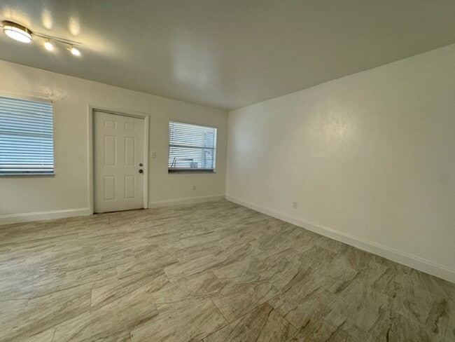 Building Photo - 3730 SW 59 Ave Davie FL, FL 33314