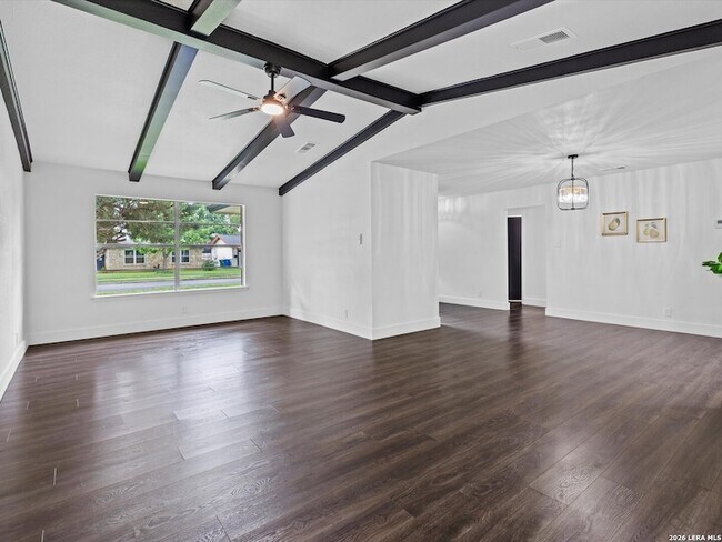 Building Photo - 5026 Lakewood Dr