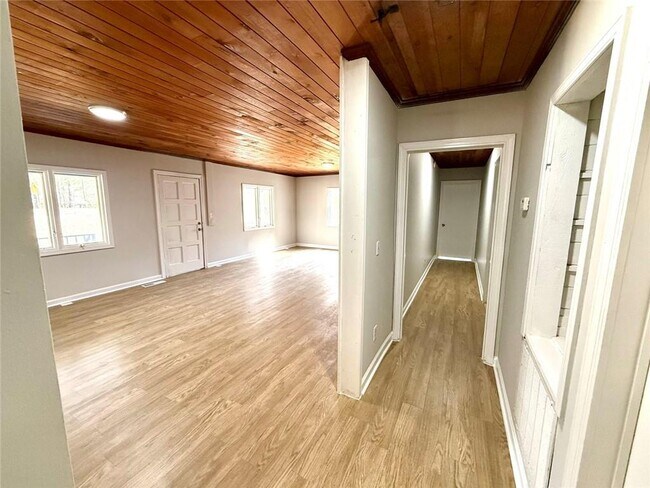 Building Photo - 54 Hebron Church Rd