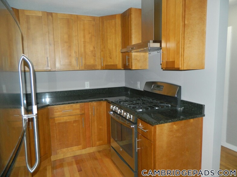 Building Photo - 173 Rindge Ave