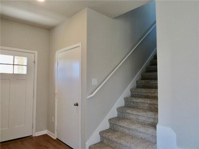 Building Photo - 620 Otto Ave