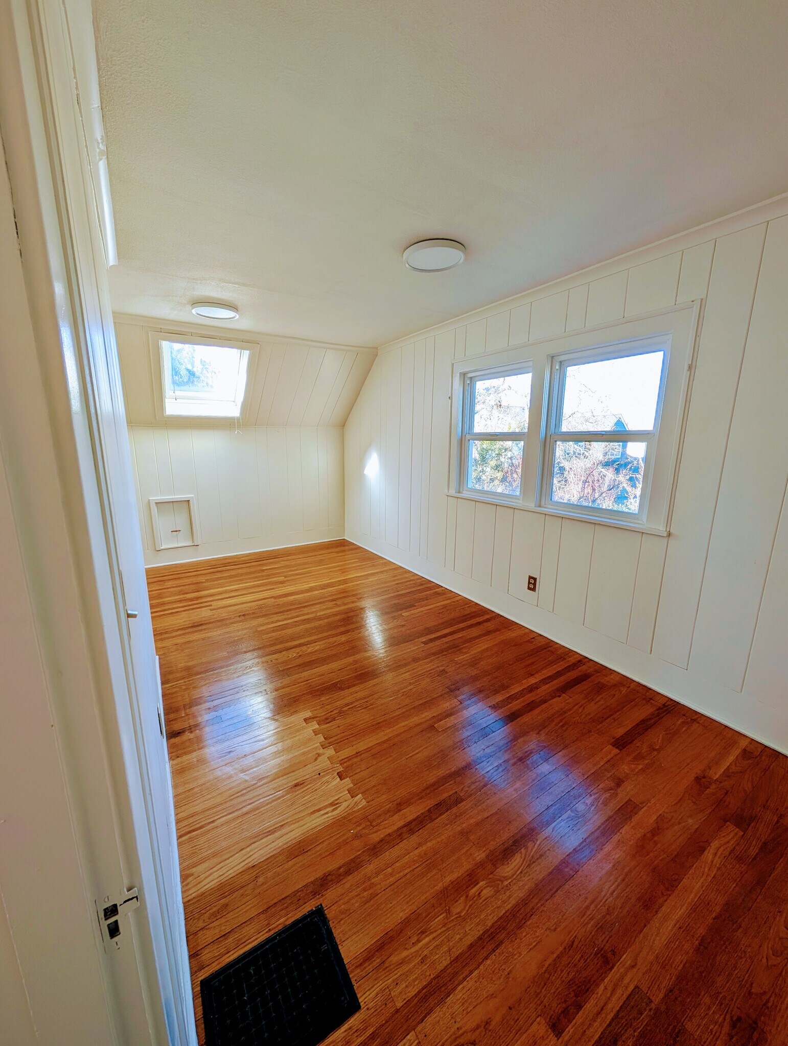 Upstairs bedroom 3 - 2543 NE 31st Ave