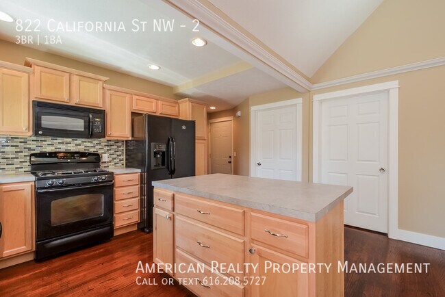 Building Photo - 822 California St NW