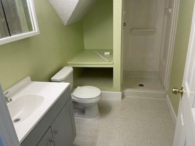 Building Photo - 191 Walnut St