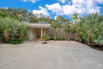 Building Photo - 5305 SW 62nd Ave