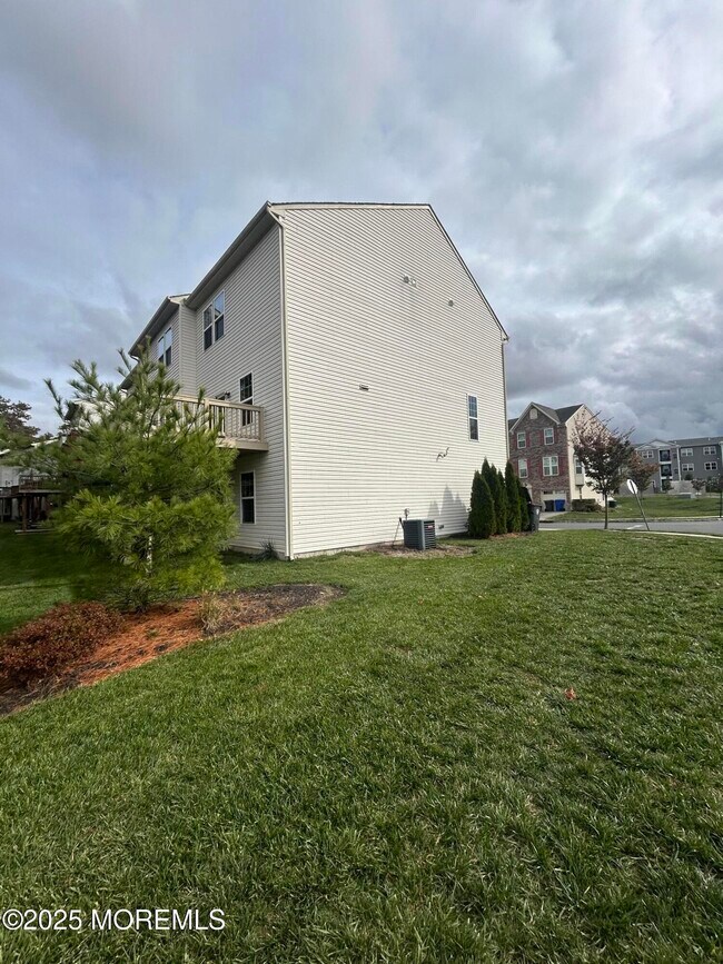 Building Photo - 201 Rio Grande Dr