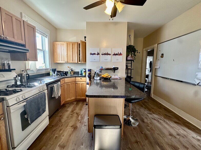 Building Photo - 6 Saint Paul St