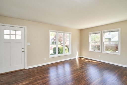 Building Photo - Renovated 5 Bedroom 2.5 Bath home