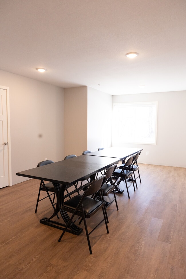 Community/Party Room - 555 Highway 23 E