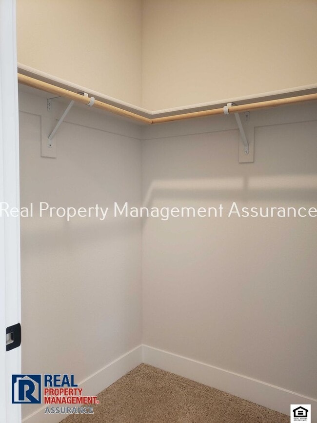 Building Photo - 16870 SW Rockhampton Ln