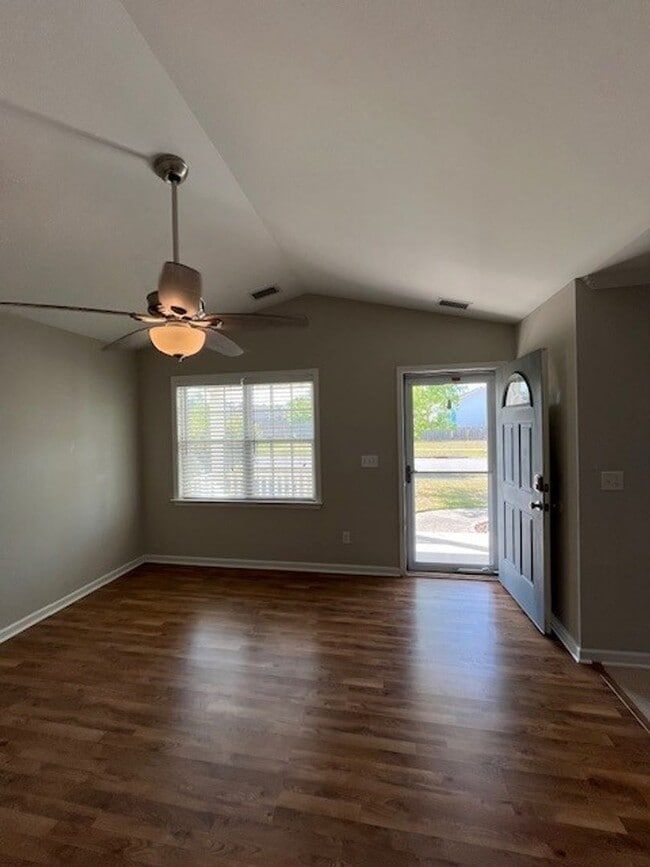 Building Photo - Welcome to this well-appointed 3-bedroom, 2-bath home in Leland, NC